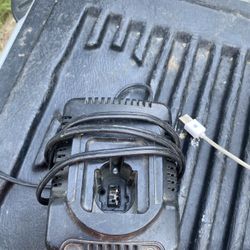 Cargador Dewalt   Y Teclado  Apple