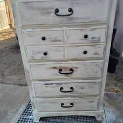 White shabby Chic Dresser