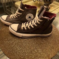 Women Shoes 👟 Converse Size 7