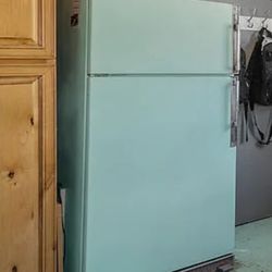 FREE 1960s Refrigerator just cleaned inside!