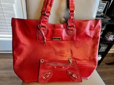 Bcbg Handbag w/ small purse