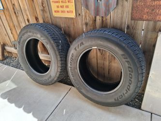 L🛞🛞K! TWO (x2) BF Goodrich Advantage T/A Sport Size is 265/65R-17 112T. Have less than 20k on them. GOOD USED TIRES!....asking $70.00 for BOTH!