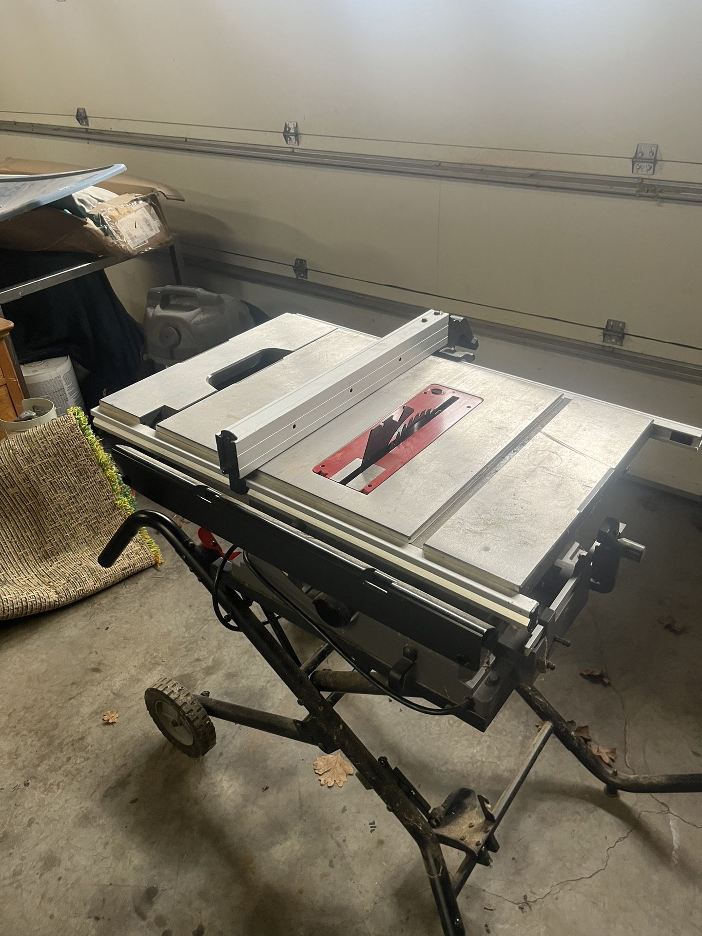 Collapsible Table Saw
