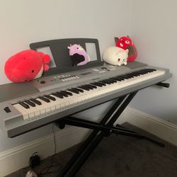Yamaha DGX-230 Portable Grand Keyboard