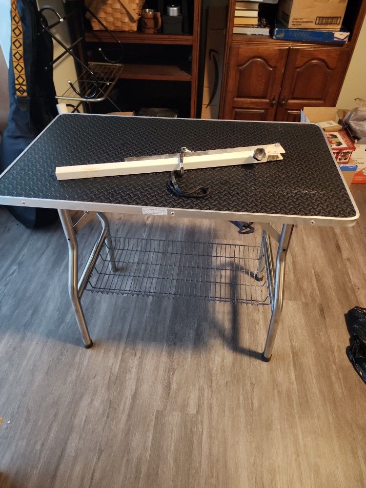 Pet Grooming Table