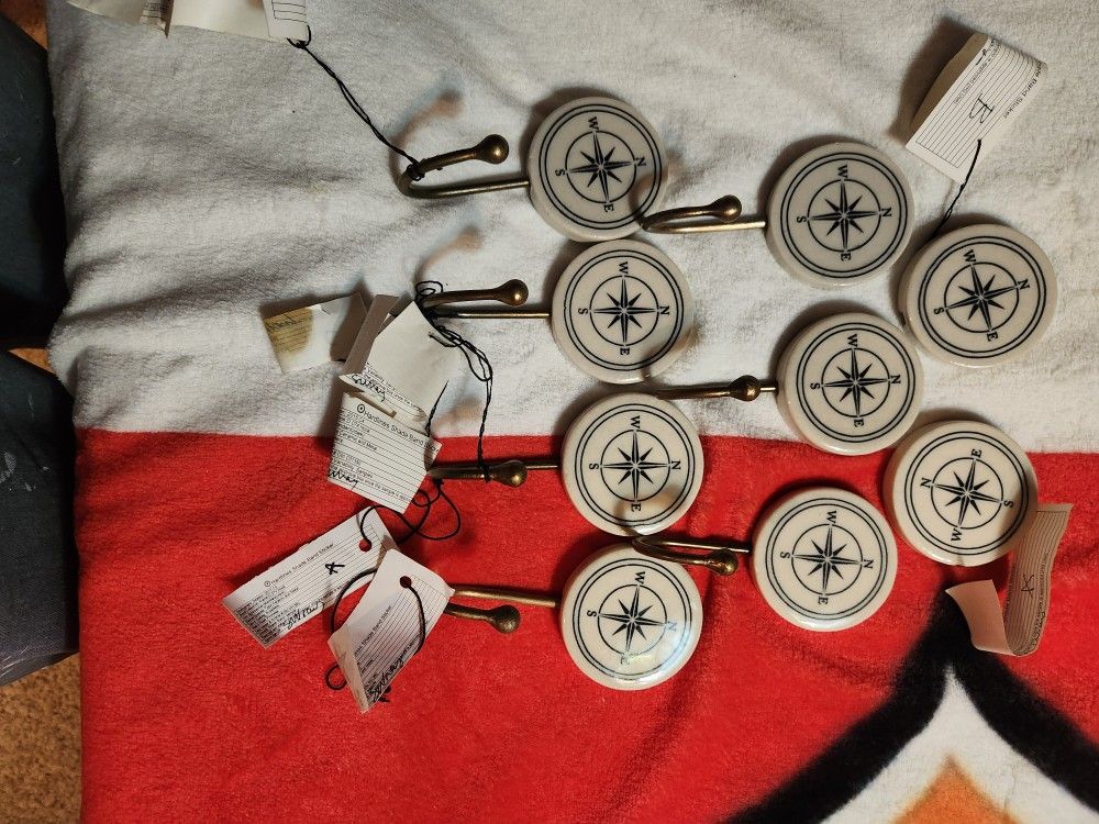 Compass Ceramic Hooks