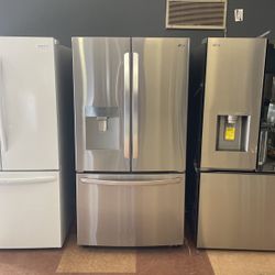 L G Stainless Steel Bottom Freezer Refrigerator With Ice And Water Dispenser‼️