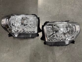 Headlights 2014 To 2017 Toyota Tundra Chrome Housing With Clear Corners
