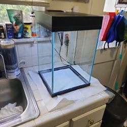 PICK-UP ONLY: Top Fin 10-gallon Tank with Light Fixture Cover and TETRA Whisper10 Filter