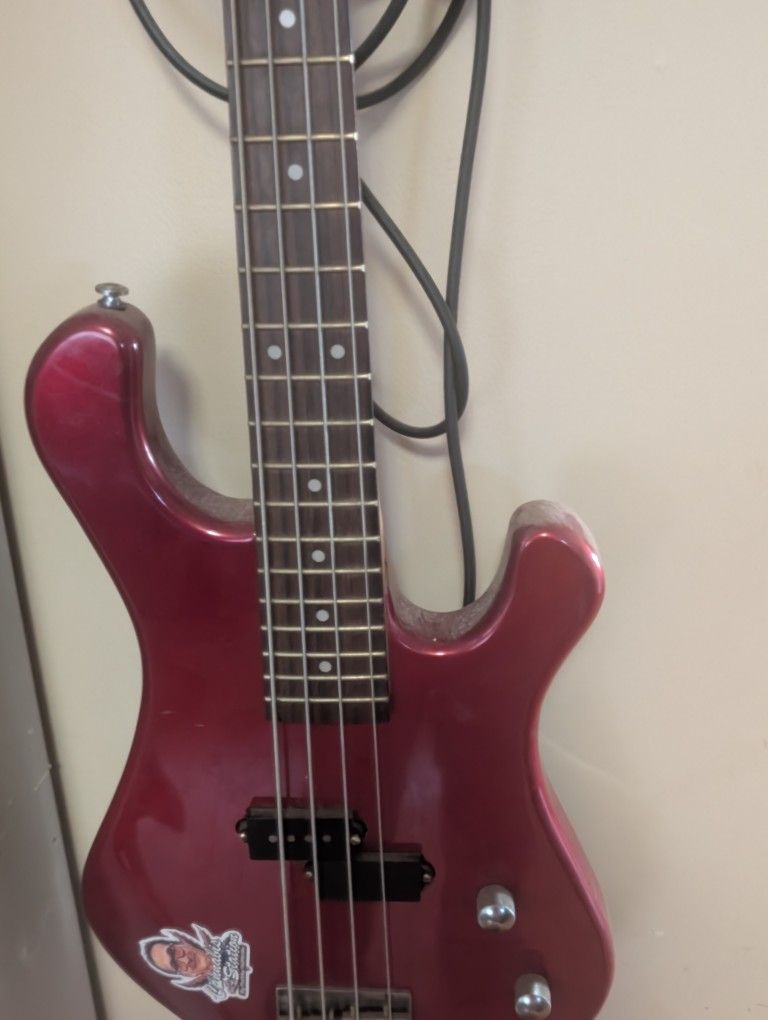 Dean 4 String Electric Bass Guitar 