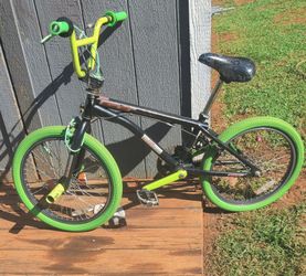 GT Zone BMX Bike Black Green