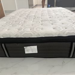 Queen Sealy Premium Posturepedic Mattress