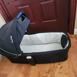 Nuna MIXX Bassinet Great Condition