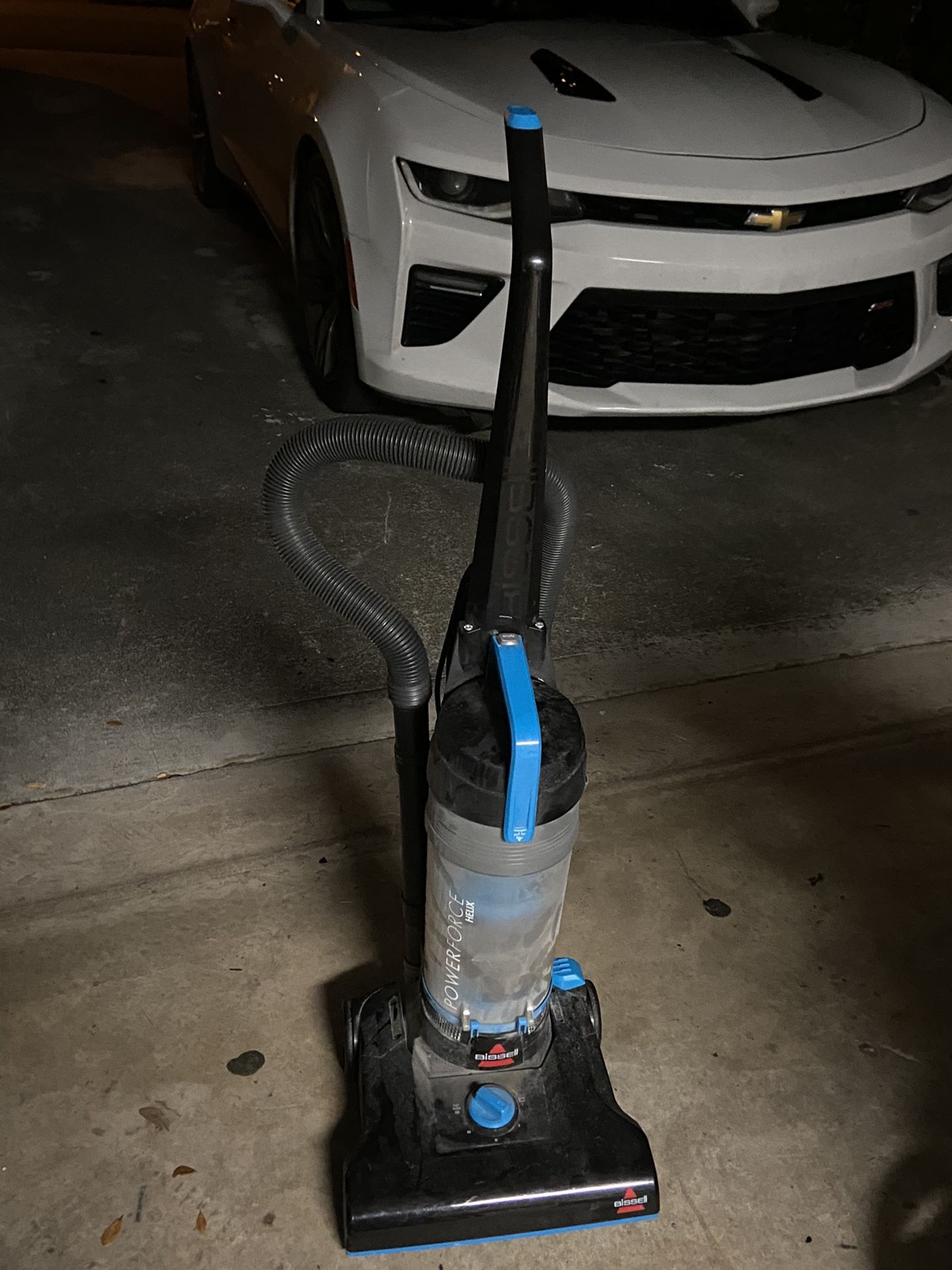 Bissell powerforce Felix full size vacuum works great