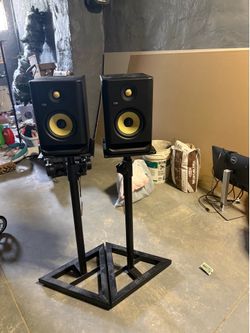 KRK studio speakers plus stand and foam