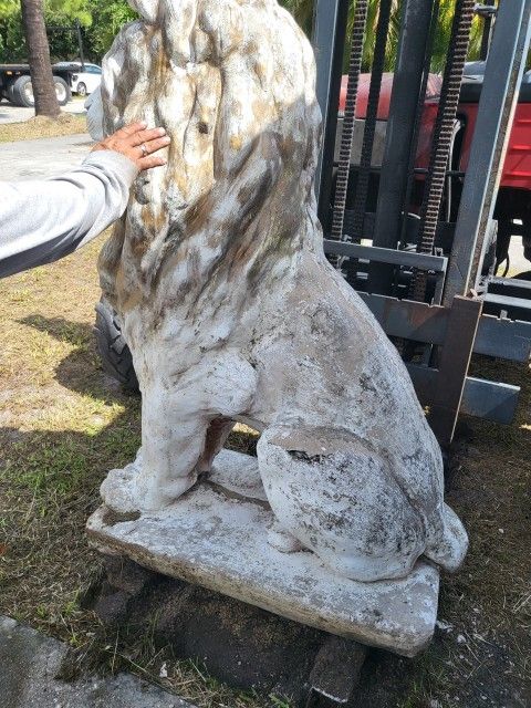 statue large lions 4,5ft