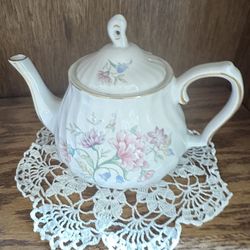 Porcelain Teapot 
