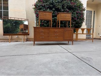 Mid century Dresser, Nightstands, Headboard, Mirror. Heywood Wakefield
