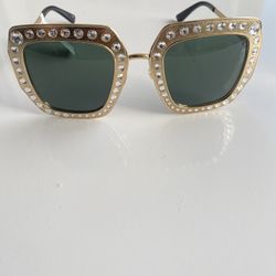 Gucci  Oversized  Sunglasses Shipping Only 