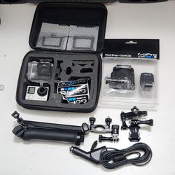 Hero 4 go pro set with extras