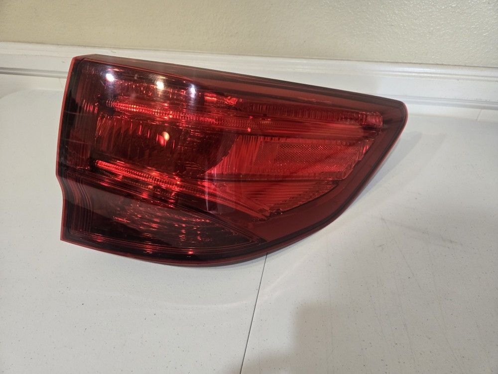 2014 - 2020 Acura MDX Outer Taillight Passenger Right Side OEM