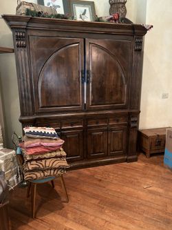 Entertainment Center ✨ESTATE SALE✨