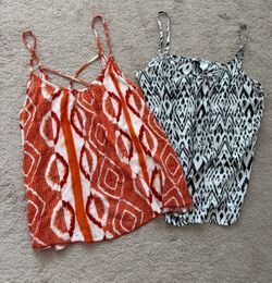2 Tank tops