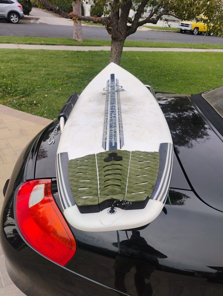 5 Ft 10 In Al Merit Ultralight Like New