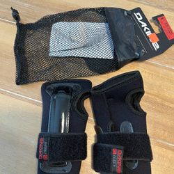 Dakine Snowboard Wrist Guards (XS)