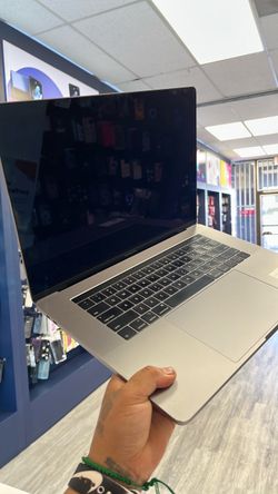 MacBook Pro 16ram 1TB i7 2018