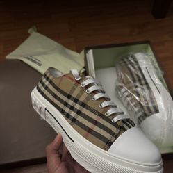 Burberry Converse