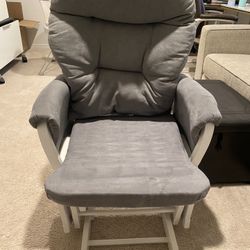 Excellent Condition Rocking Chair With Foot Rest