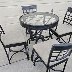 Gorgeous Bistro Set with 4 Chairs