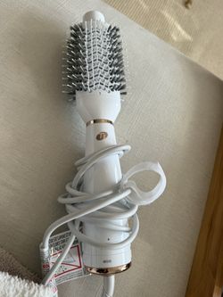 T3 Blow Dryer Brush 