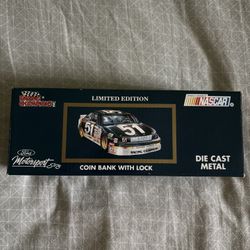 Racing Champions NASCAR 1:24 Scale #11 Budweiser Ford Thunderbird Die-Cast Coin Bank Limited via Edition
