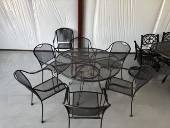 Patio Furniture Round Table