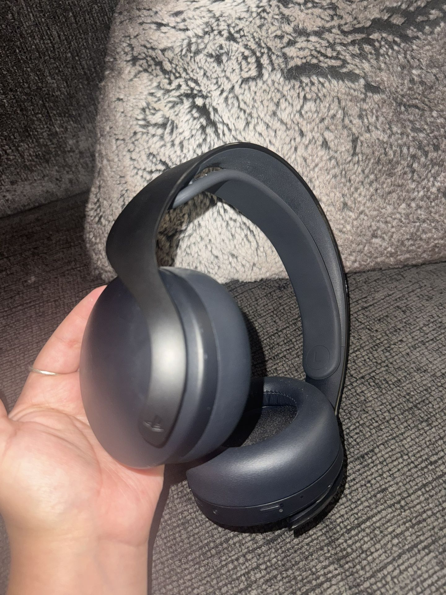 PS5 HEAD SETS WITH CHARGER AND CONTROLLER STAND AND HEAD SET $70 EACH OR OBO