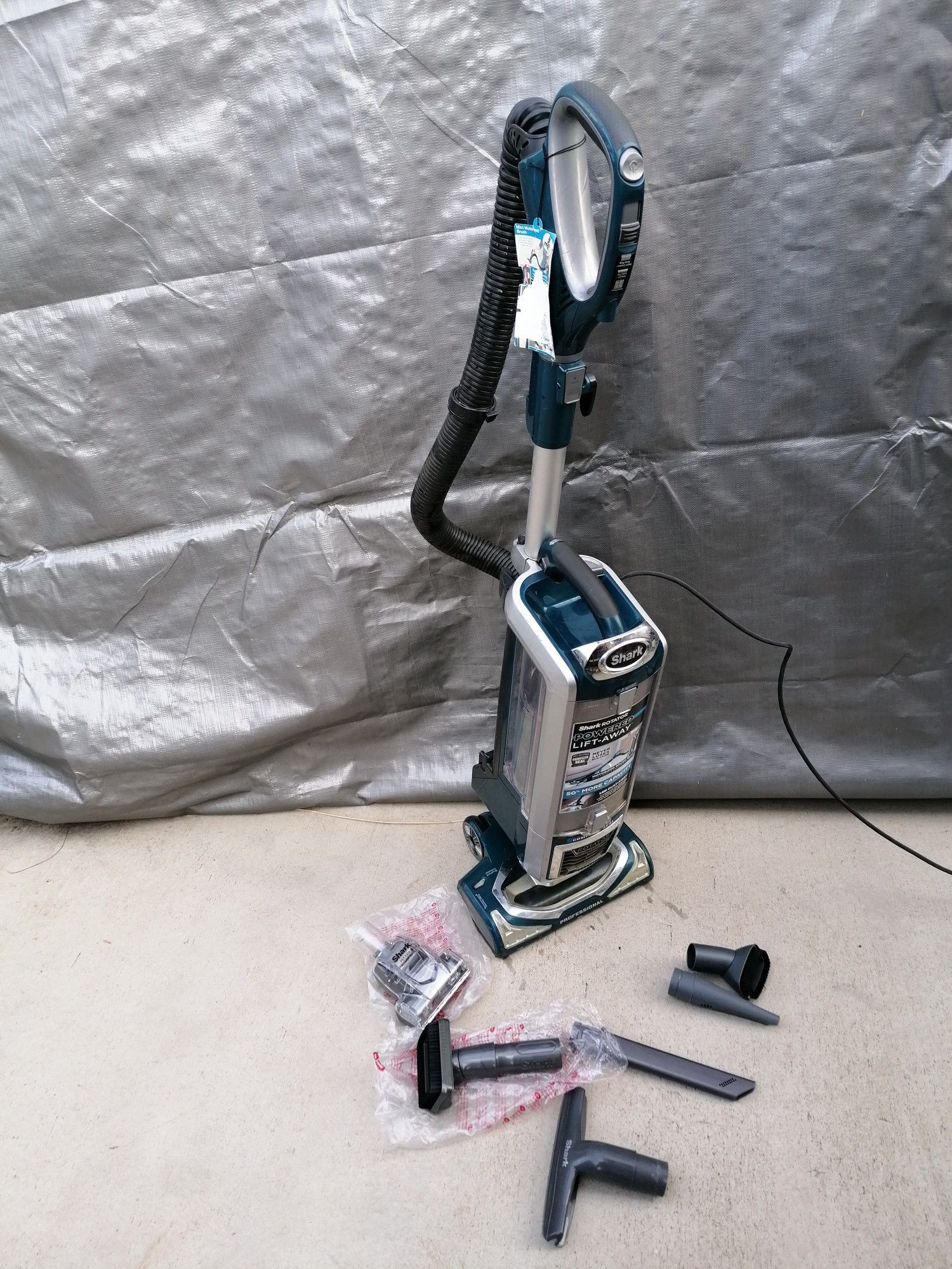 Shark Navigator Lift Away Speed Self-Cleaning Brush Roll Upright Vacuum