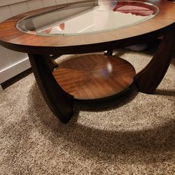 Coffee Tabpe And 2 End Tables Saginaw 
