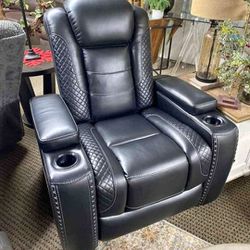 Party Time Midnight Power Black Recliner w/LED