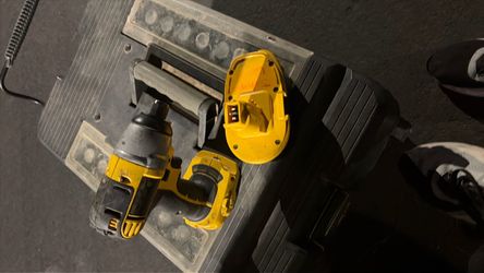 DeWalt Cordless Drill with Battery and charger