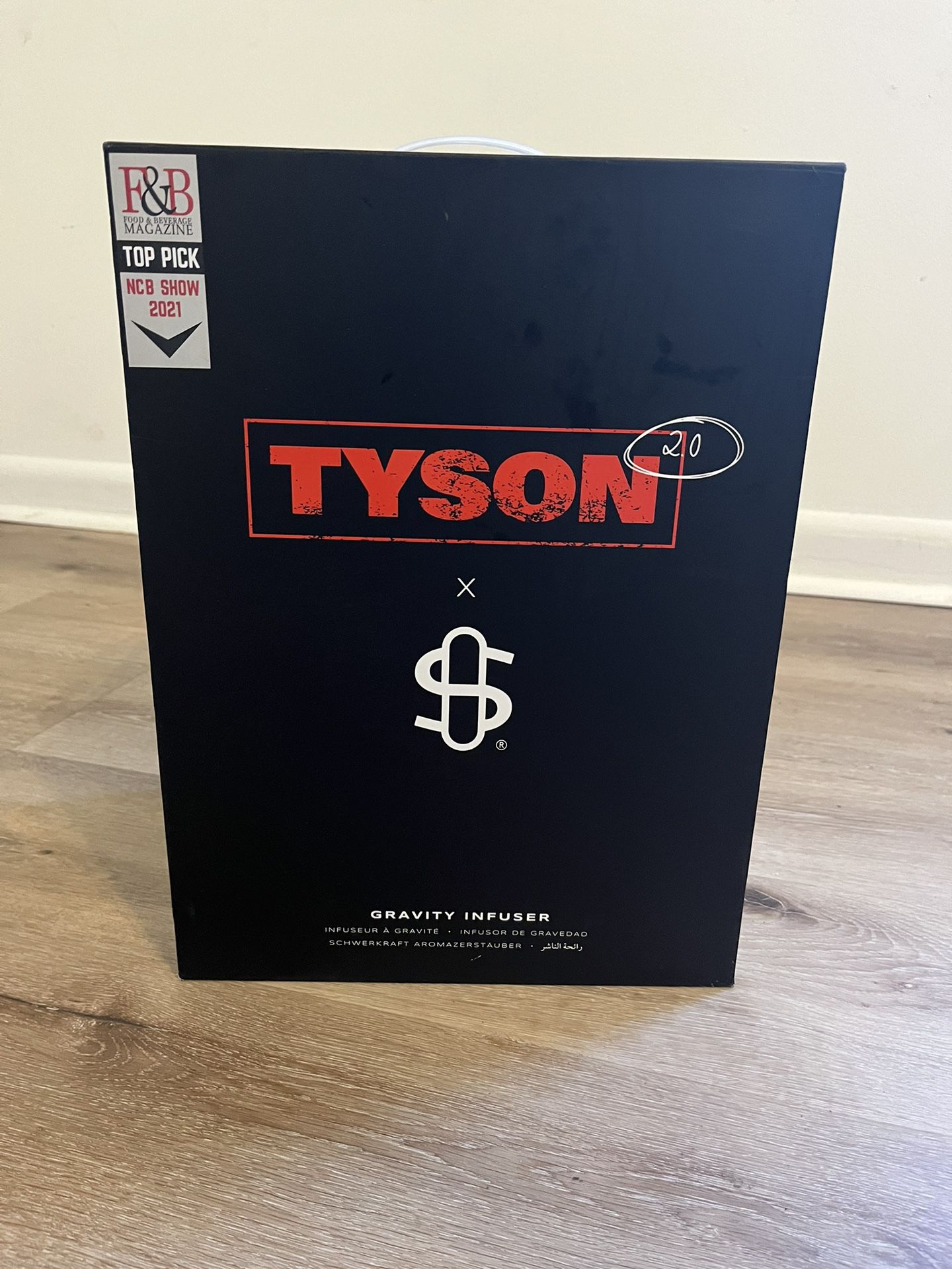Tyson 2.0 Stündenglass Gravity Bong