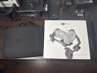 DJI RS4 Camera Gimbal + Intelligent Tracking Module