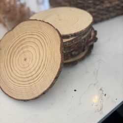 Small Center Piece Vases And Wood Rounds