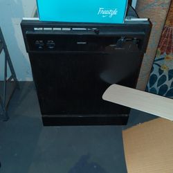 Hotpoint Dishwasher 