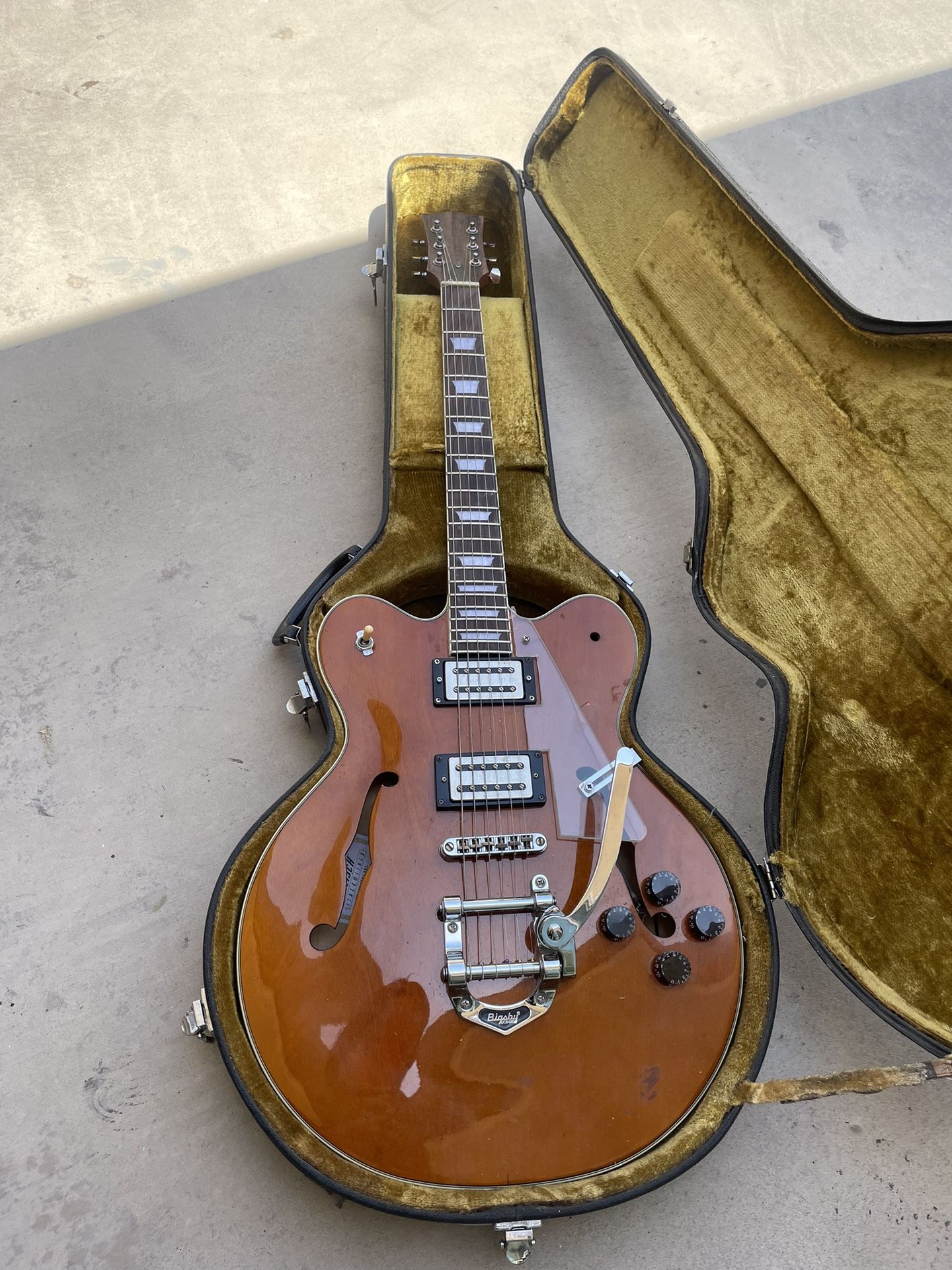 🎸 Beautiful Gretsch Hollow Body Electric Guitar – CNC Neck – Bigsby Tremolo 🎶