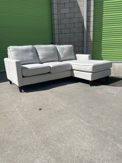 *Free Delivery* Gray Sectional Couch Sofa w/ Reversible Chaise