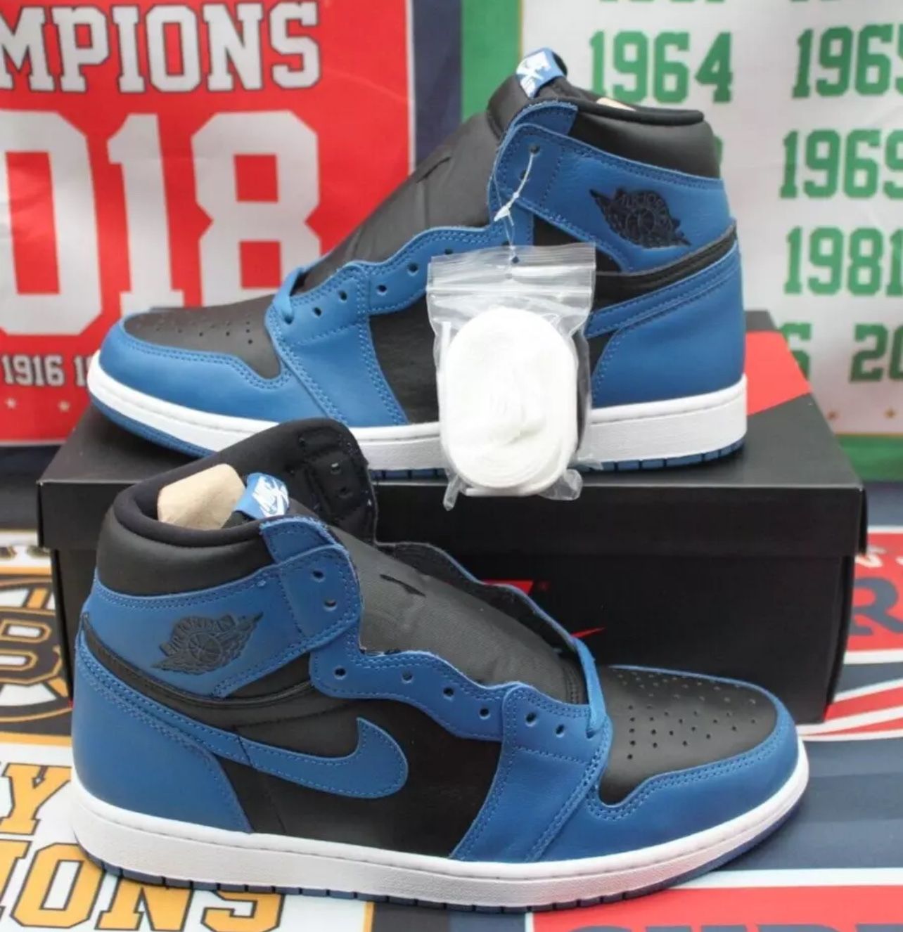 Size 10.5 - 2022 Men's Jordan 1 Retro OG High Dark Marina Blue 555088-404 Ds Og