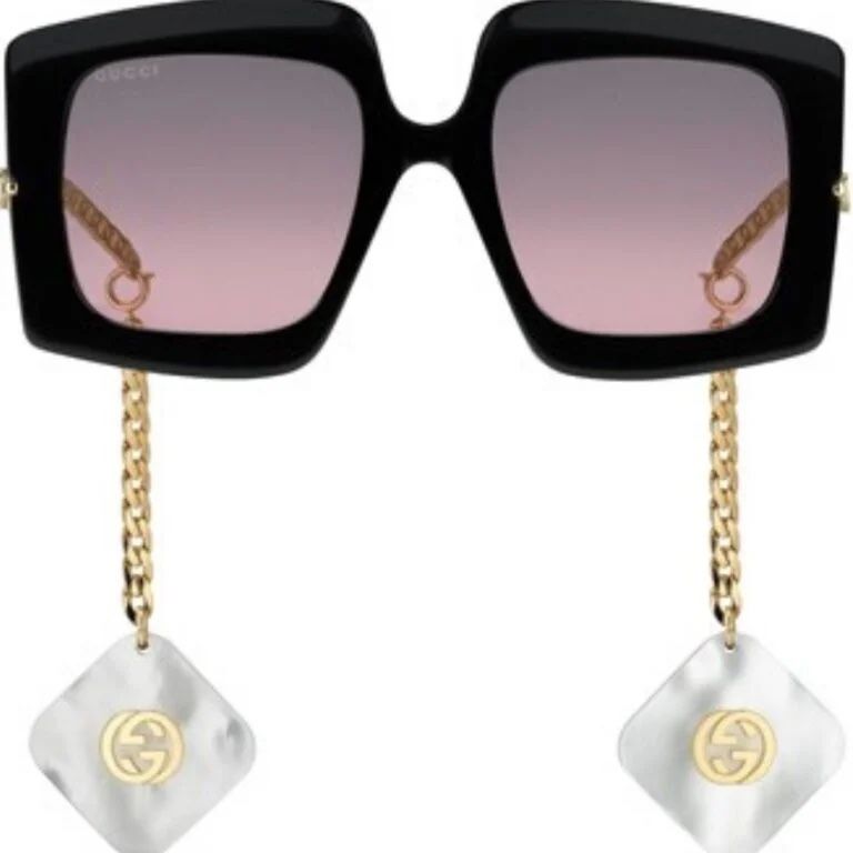 Gucci Exclusive square sunglasses with charms