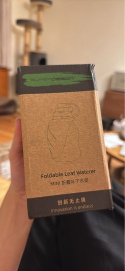 (Brand New) Portable Dog Water Bottle – Travel Pet Water Dispenser with Strap